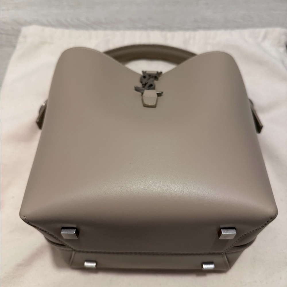 YSL LE 37 SMALL IN SHINY LEATHER - Picture 2 of 10